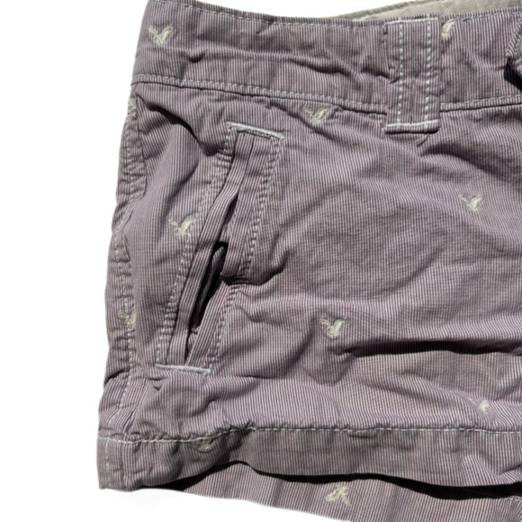 American Eagle White Seersucker Cotton Roll Up Embroidered Logo Shorts Sz 2 - Picture 2 of 7